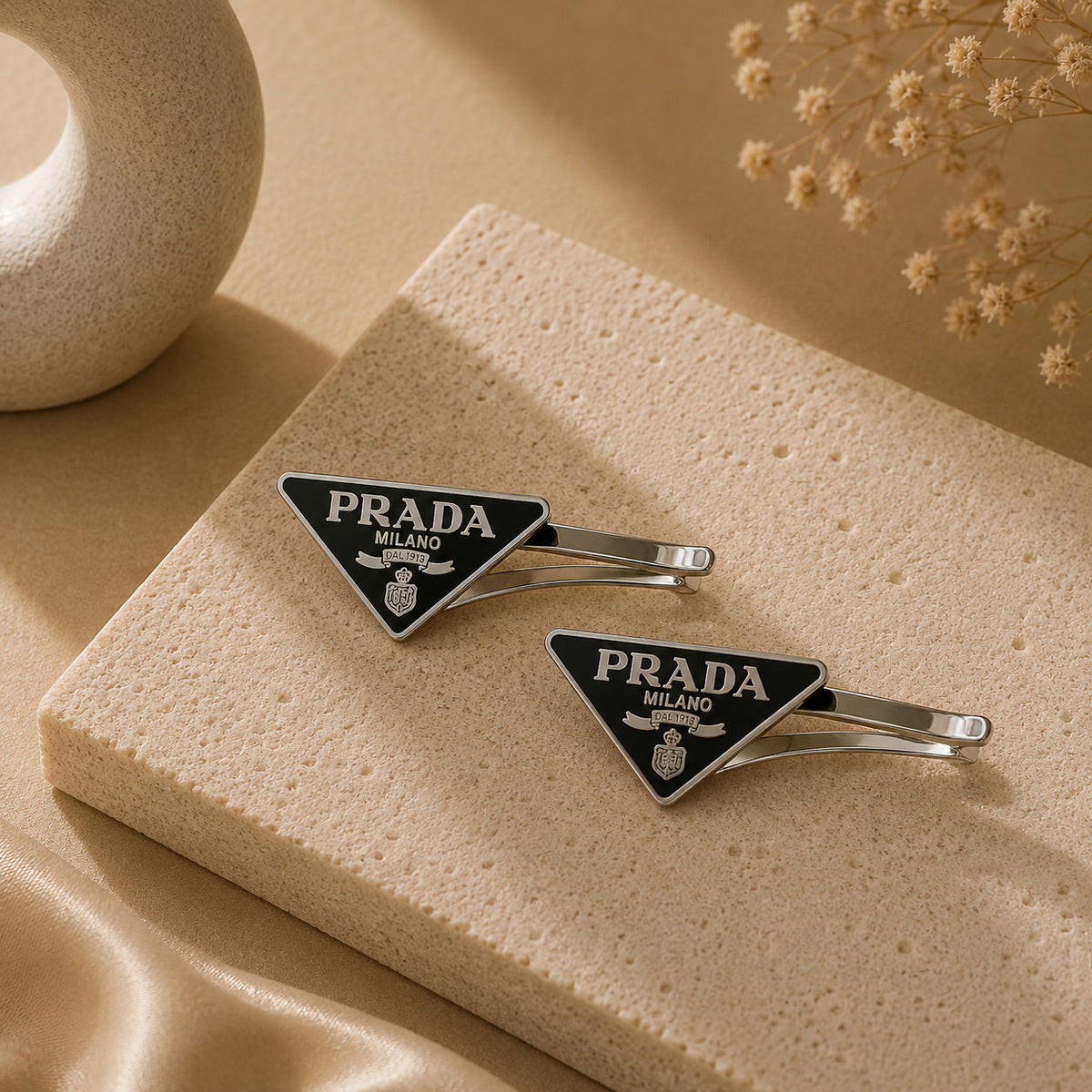 Presilha De Cabelo Triangular P.R.A.D.A - imagem 1