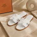 Rasteira Hermès Oran Couro Caviar