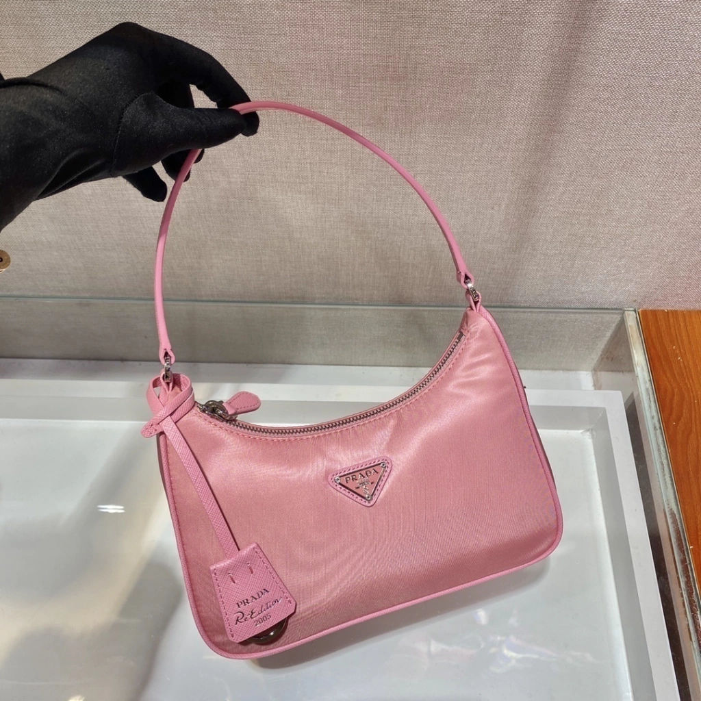 Bolsa mini em Re-Nylon Prada Re-Edition 2005 Pink - imagem 7