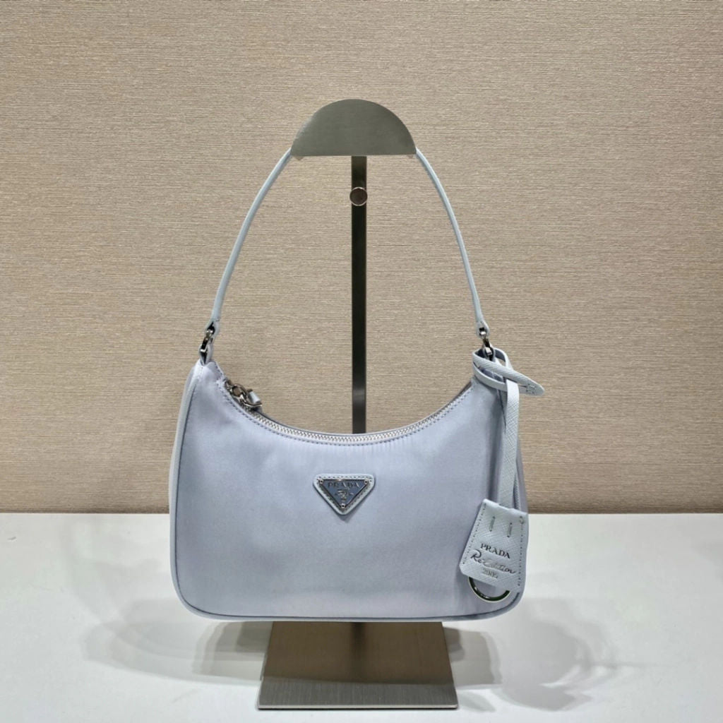 Bolsa mini em Re-Nylon Prada Re-Edition 2005 Azul - imagem 6