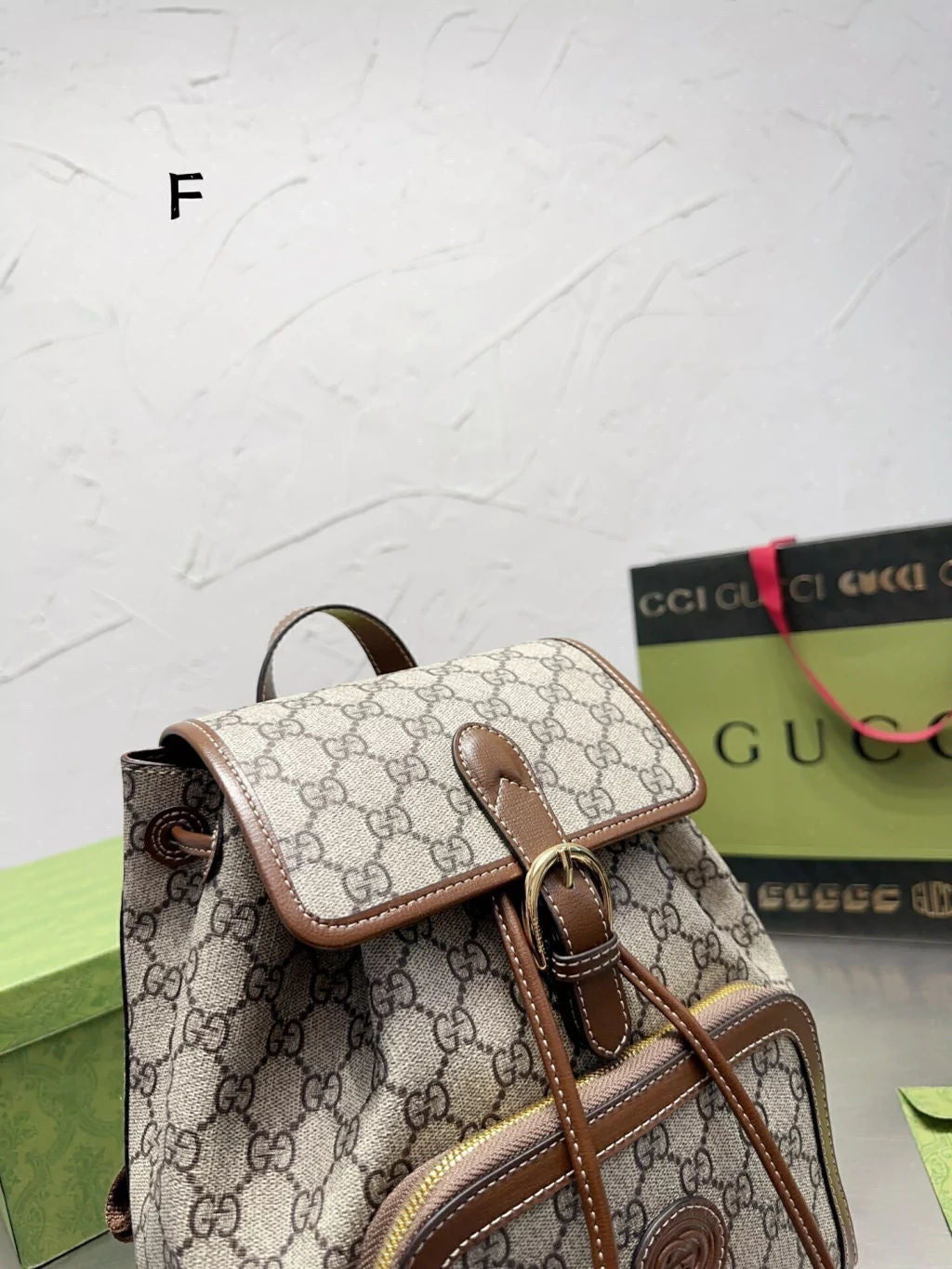 Gucci Mochila GG Supreme de canvas - imagem 8
