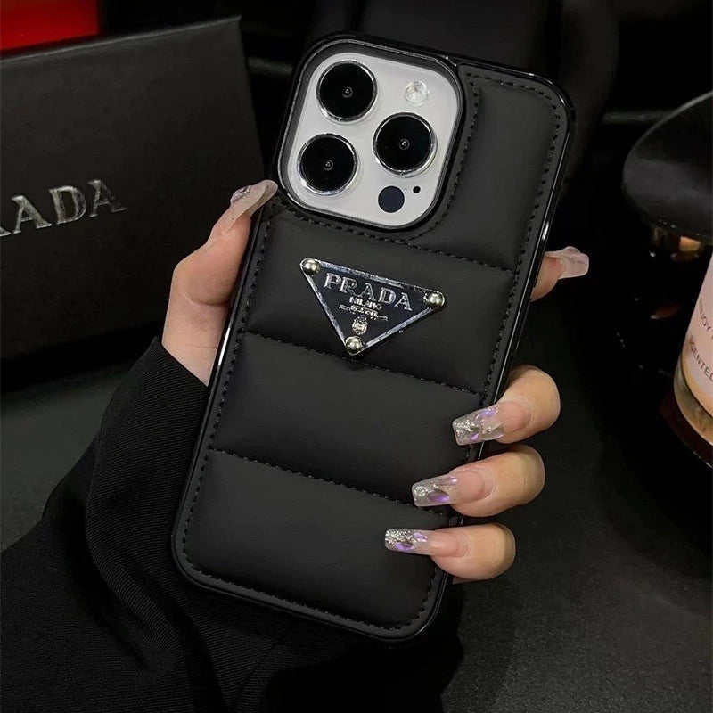 Capa iPhone P.R.A.D.A