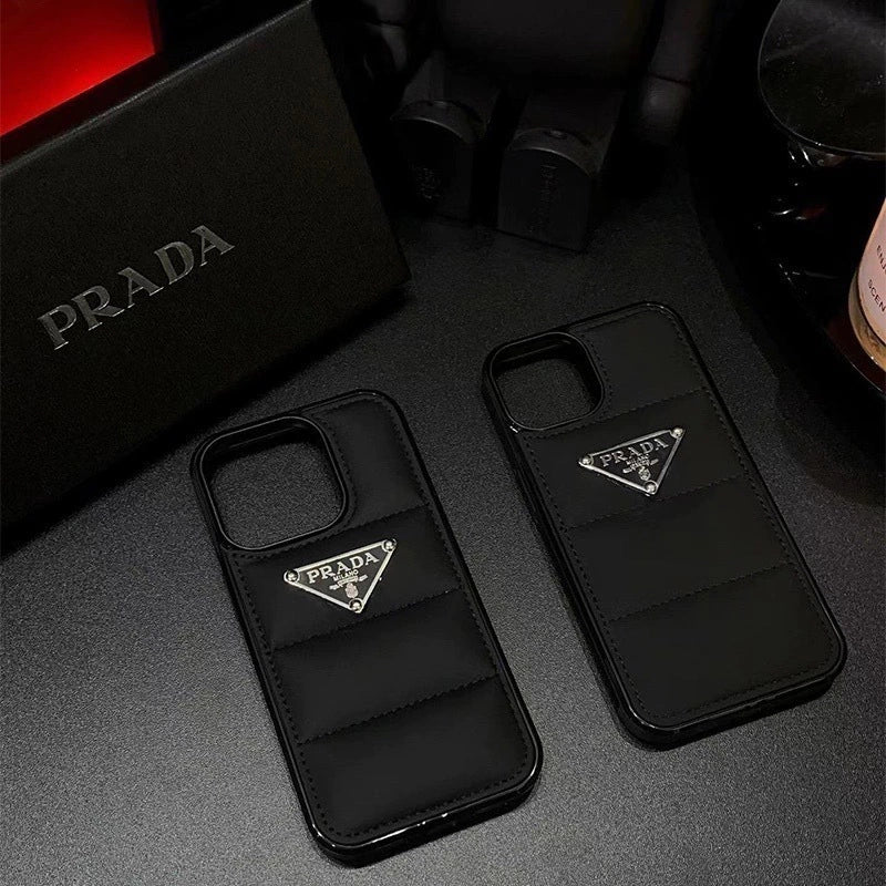 Capa iPhone P.R.A.D.A
