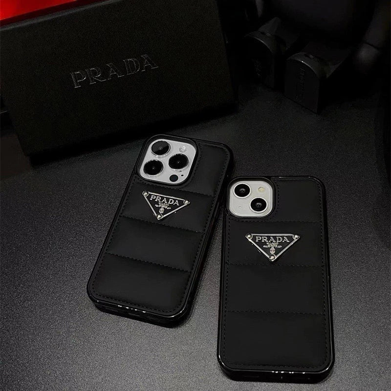 Capa iPhone P.R.A.D.A