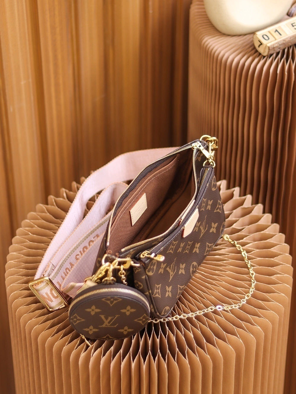 Multi Pochette Accessoires LV - imagem 5