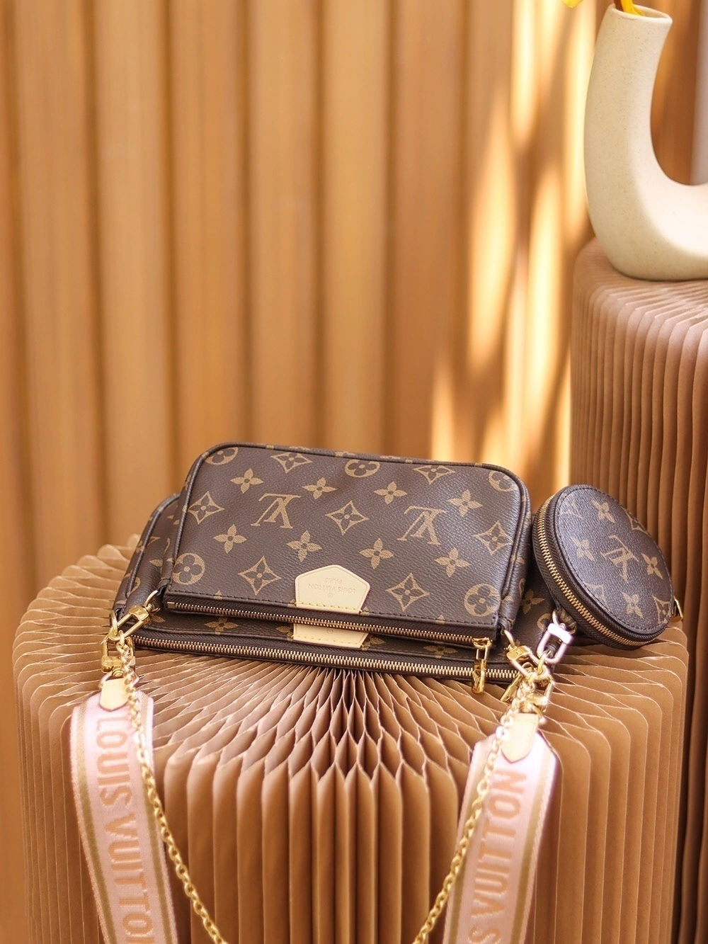 Multi Pochette Accessoires LV - imagem 6