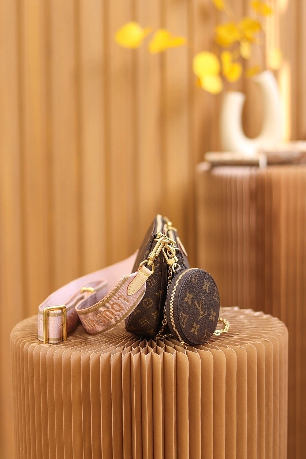 Multi Pochette Accessoires LV - imagem 8