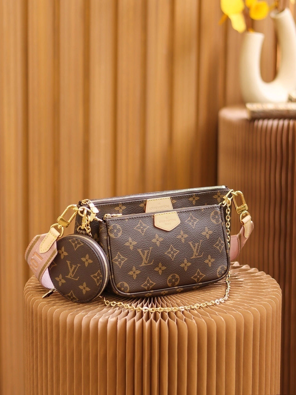 Multi Pochette Accessoires LV - imagem 11